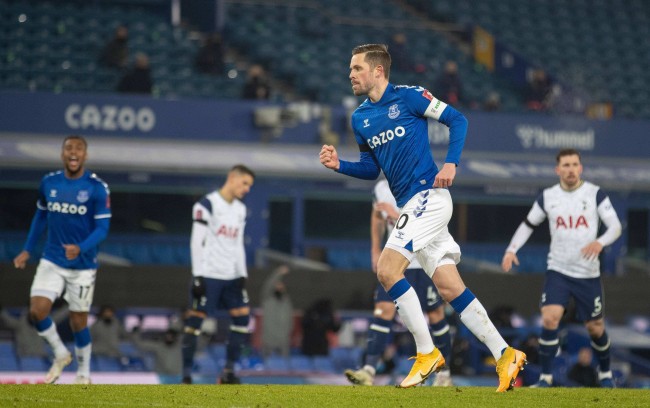 作为激烈的 作为激烈的